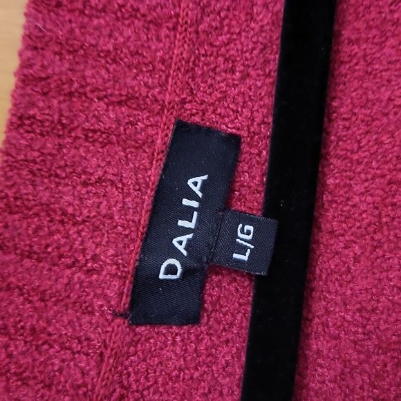 Dalia Velour Top - Picture 3 of 8